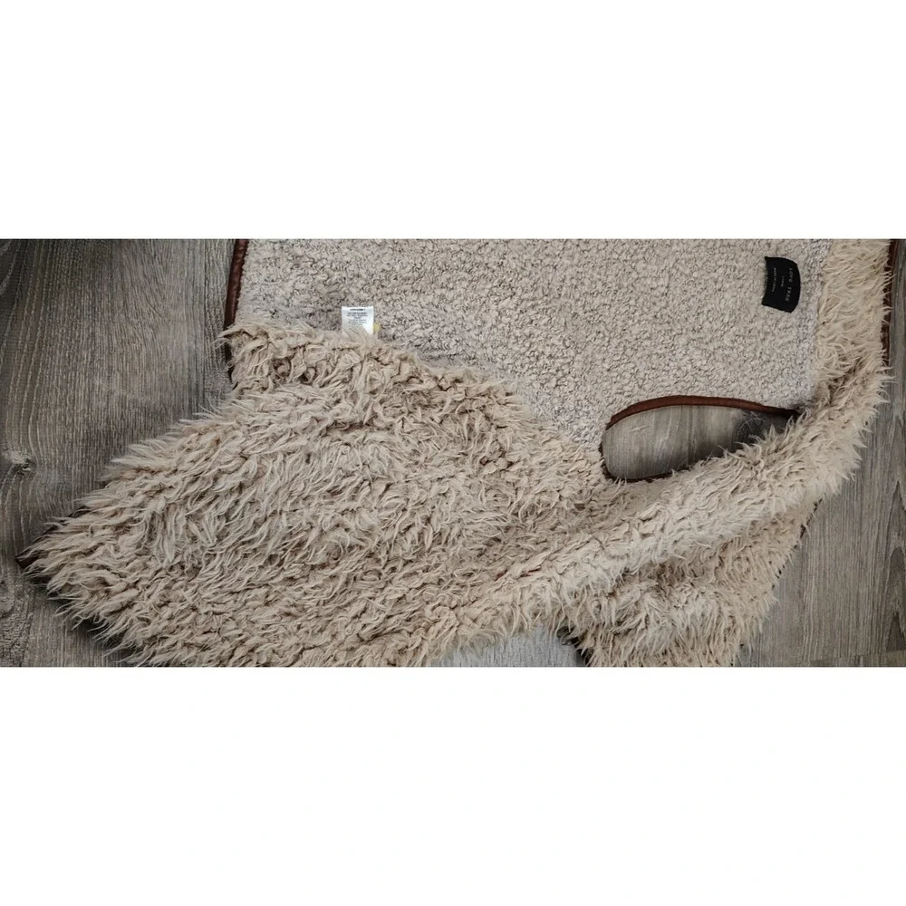 Love Tree Faux Fur Sherpa Vest Large Open‎ Pockets Wool Blend Beige